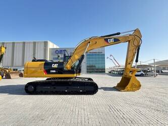 صورة ل حفارات 2017 كاتربيلر 330D2L للبيع في الإمارات العربيّة المتّحدة