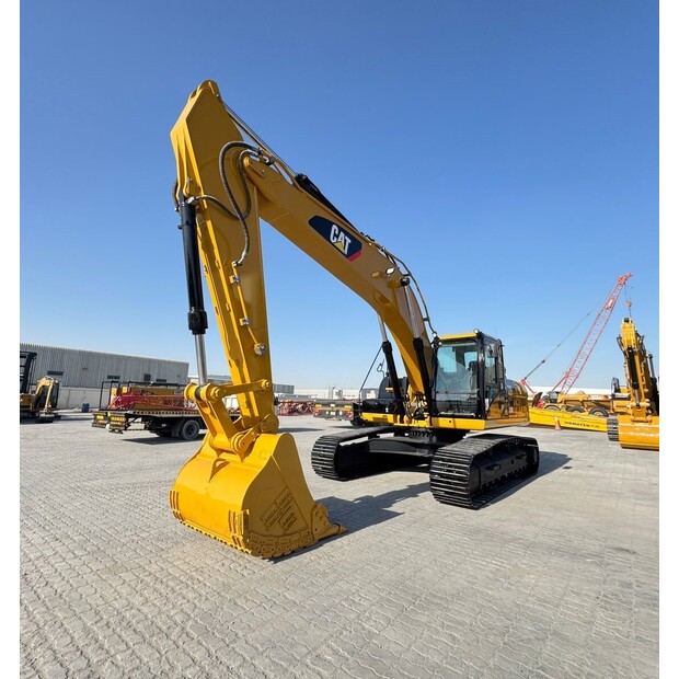 2017 كاتربيلر 330D2L-44263839