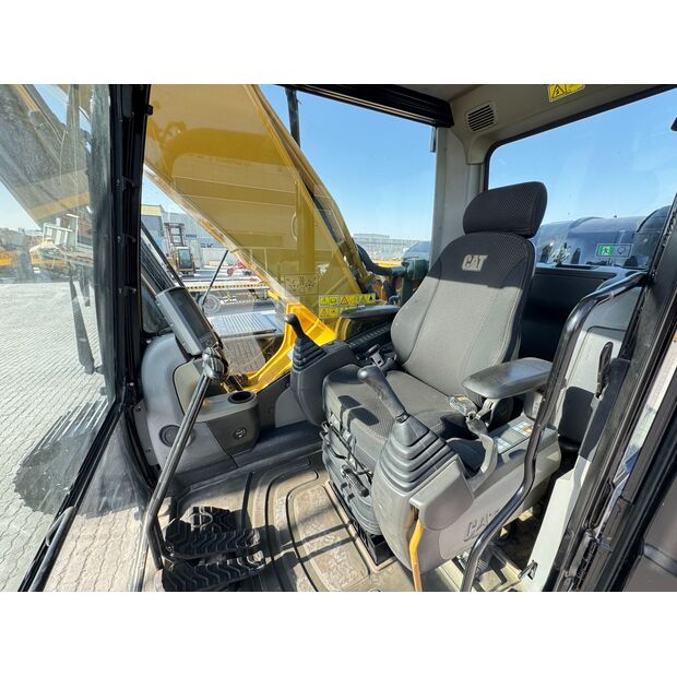 2017 كاتربيلر 330D2L-44263846