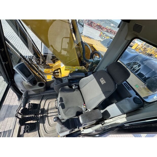 2017 كاتربيلر 330D2L-44263847