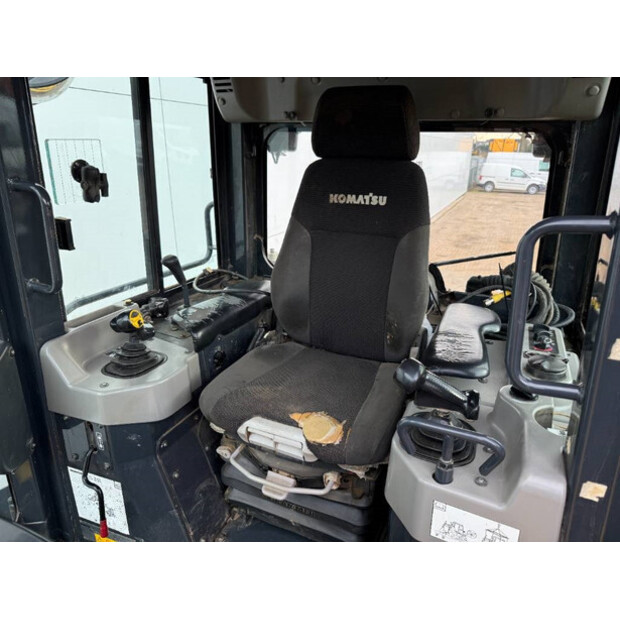 2017 Komatsu D61PX-24-44264203