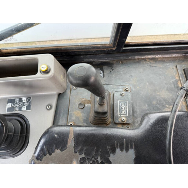 2017 Komatsu D61PX-24-44264208