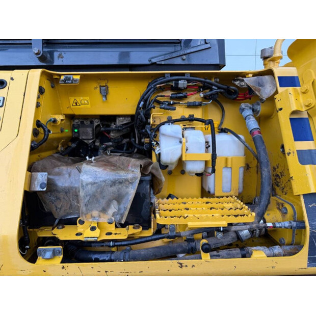 2017 Komatsu D61PX-24-44264218