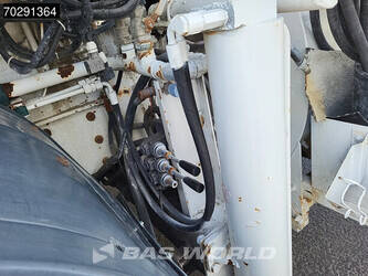 2011-mercedes-benz-actros-3241-1315575-44265476