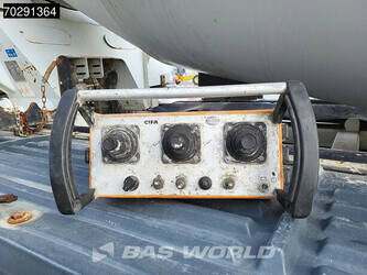 2011-mercedes-benz-actros-3241-1315575-44265507