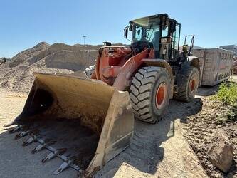 2019-hitachi-zw220-6-44272180