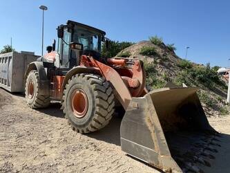 2019-hitachi-zw220-6-44272181