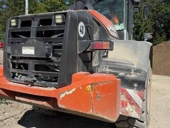 2019-hitachi-zw220-6-44272182