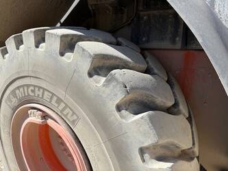 2019-hitachi-zw220-6-44272185