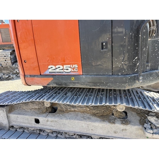 2019 هيتاشى ZX225USLC-5B-44272190