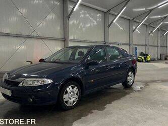 صورة ل سيارات 2003 رينو Laguna