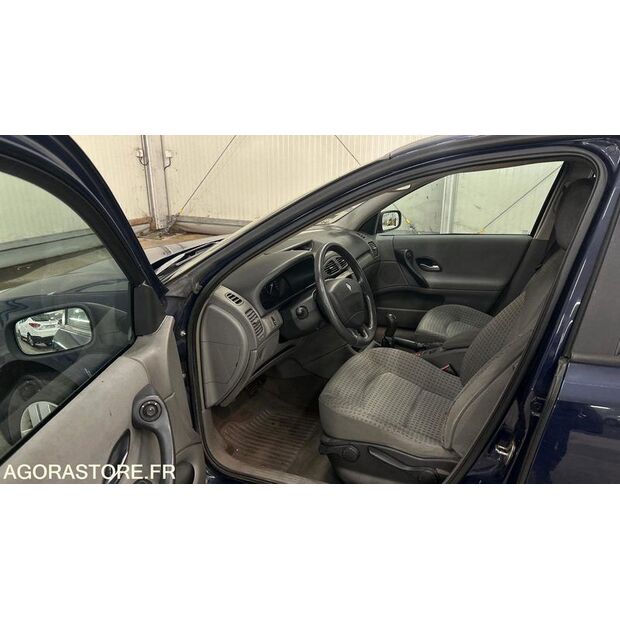 2003 Renault Laguna-44279197