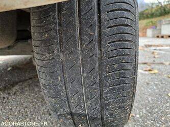 2008-renault-twingo-1394059-44279641