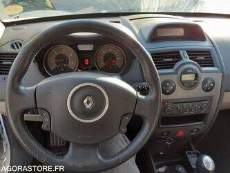 2008-renault-megane-1394066-44279754