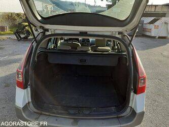 2008-renault-megane-1394066-44279758