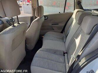 2008-renault-megane-1394066-44279759