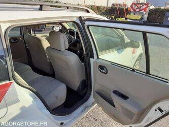 2008-renault-megane-1394066-44279762