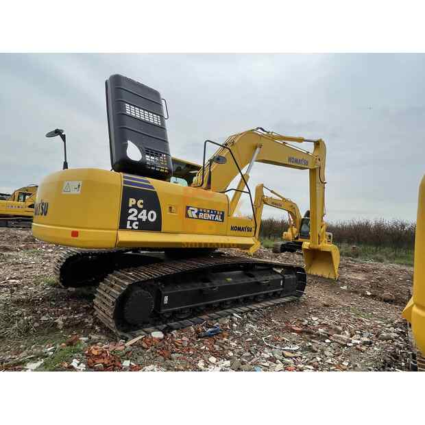 2023 Komatsu PC240LC-8-44282353