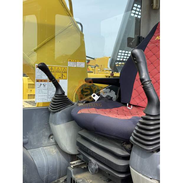 2023 Komatsu PC240LC-8-44282362