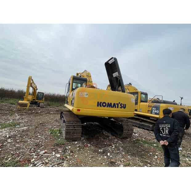2023 Komatsu PC240LC-8-44282364