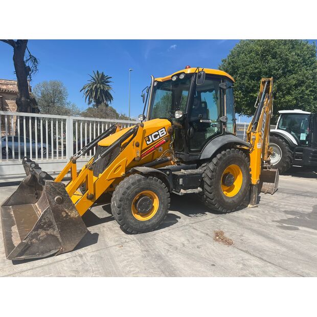 2017 جيه سي بي 3cx-44282660