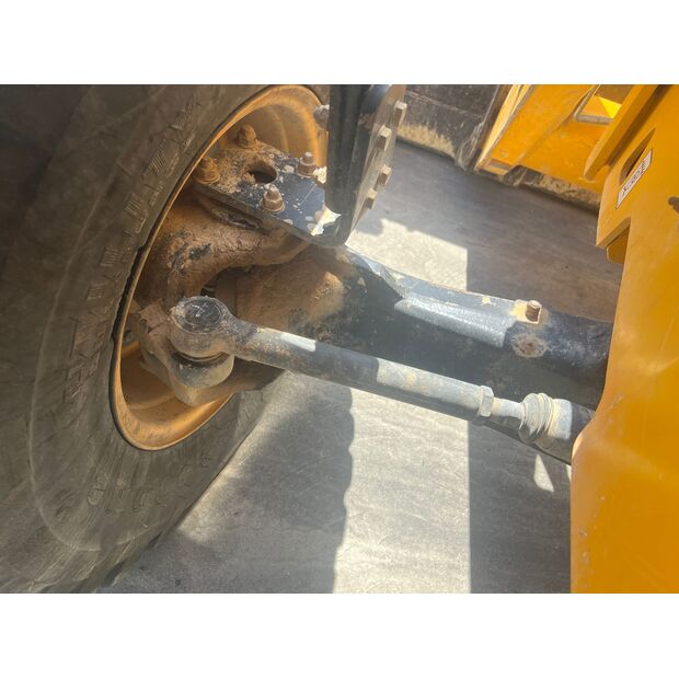 2017 جيه سي بي 3cx-44282668