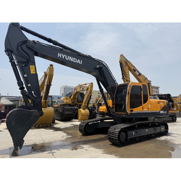 2024 Hyundai 305LC-9T-44282919