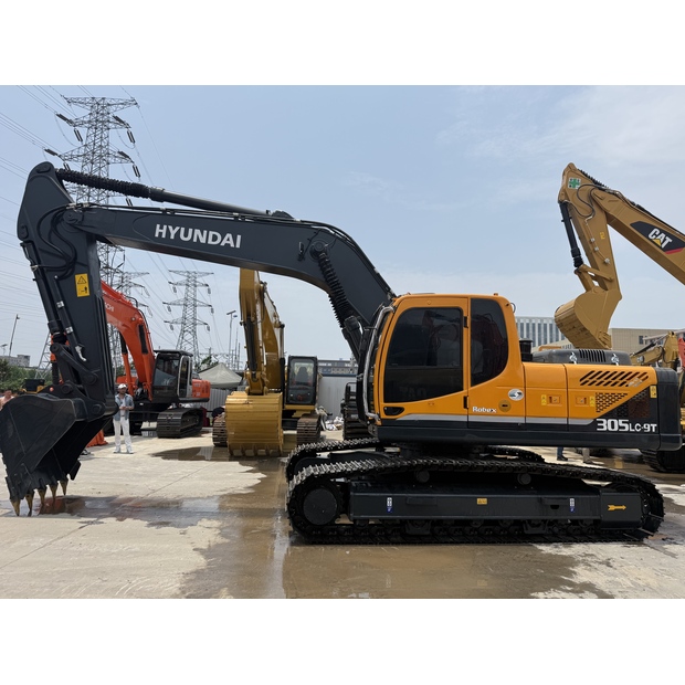 2024 Hyundai 305LC-9T-44282920