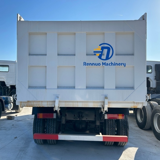 2023 شاكمان F2000-44282938