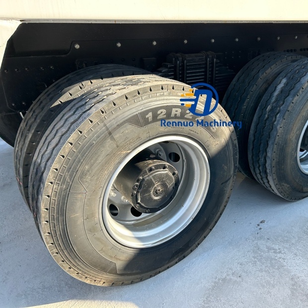 2023 شاكمان F2000-44282939