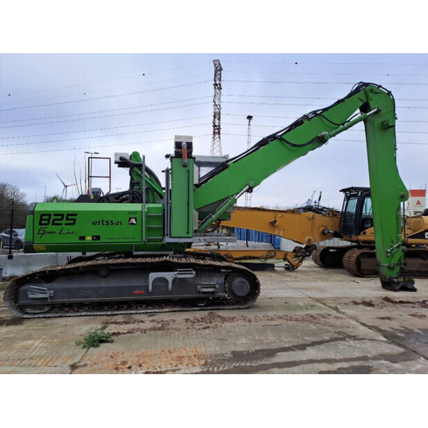 2013 سينيبوجين 825D-44283158