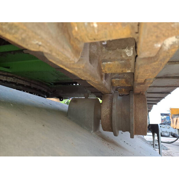 2013 سينيبوجين 825D-44283175