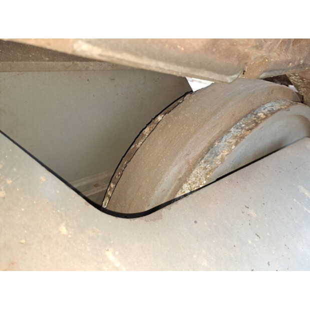 2013 سينيبوجين 825D-44283178