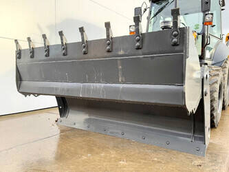 2025-case-570sv-1394145-44283291