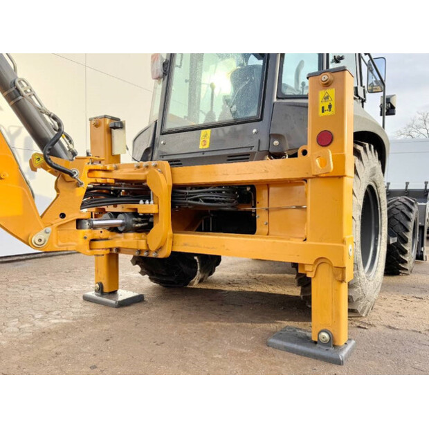 2025 CASE 570SV-44283297