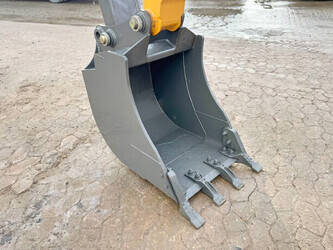 2025-case-570sv-1394145-44283299