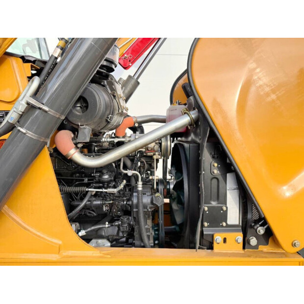 2025 CASE 570SV-44283301