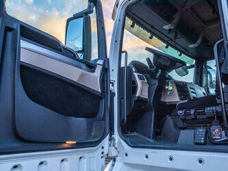 2021-man-tgx-18-510-1394156-44283571