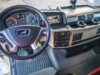 2021-man-tgx-18-510-1394156-44283573