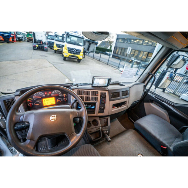 2012 فولفو FL 240-44283709