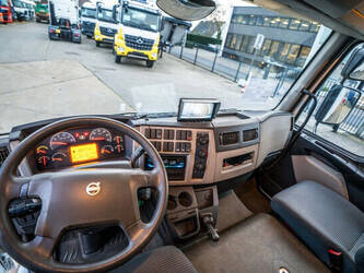 2012-volvo-fl-240-1394161-44283709