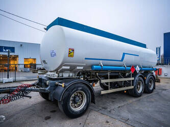 صورة ل مقطورات 2002 ماجيار Citerne