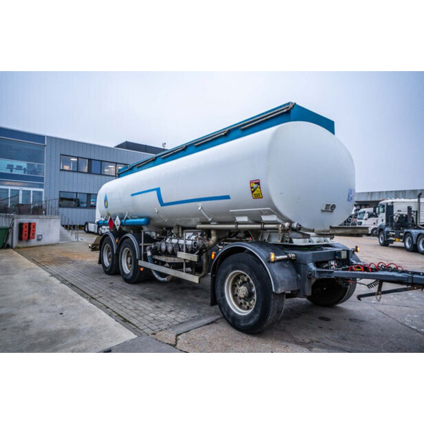 2002 ماجيار Citerne-44283745