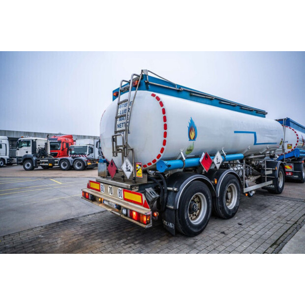 2002 ماجيار Citerne-44283747