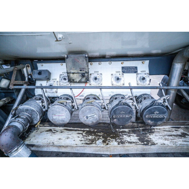 2002 ماجيار Citerne-44283752