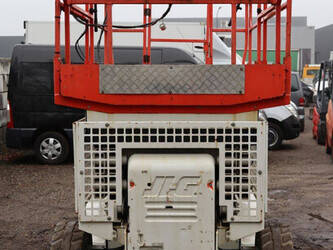 2013-jlg-m3369-44283770