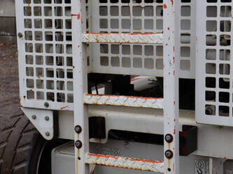 2013-jlg-m3369-44283788