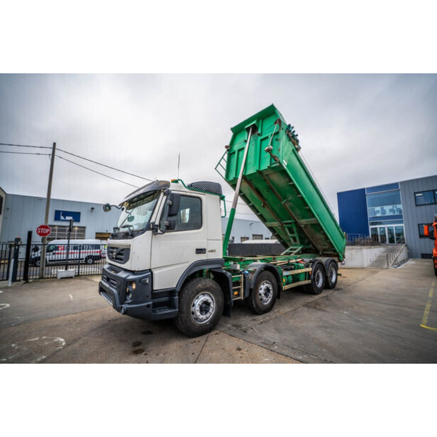 2011 فولفو FMX 420-44283831