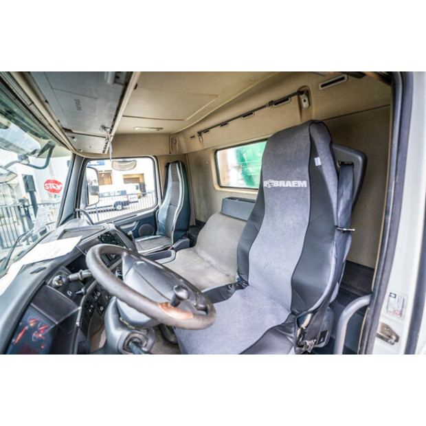 2011 فولفو FMX 420-44283864