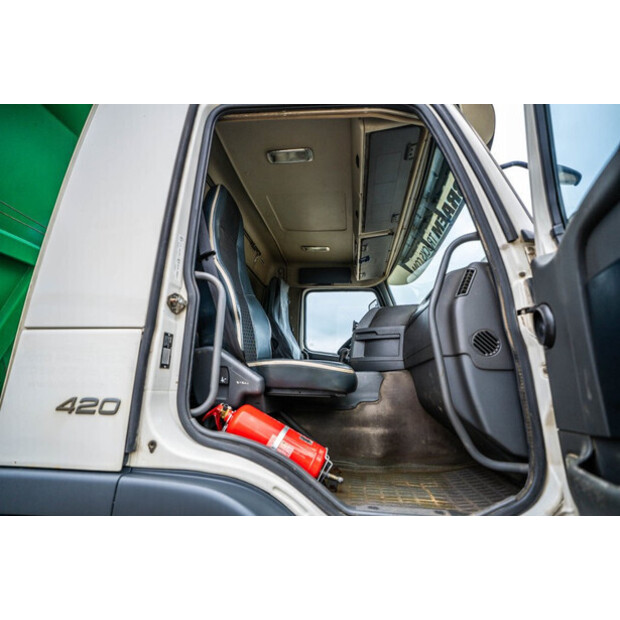 2011 فولفو FMX 420-44283872